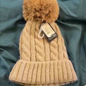 Illuma Women's Tan Knit Pom-Pom Hat